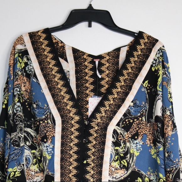 Catch Me If You Can Blouse - Picture 4 of 4